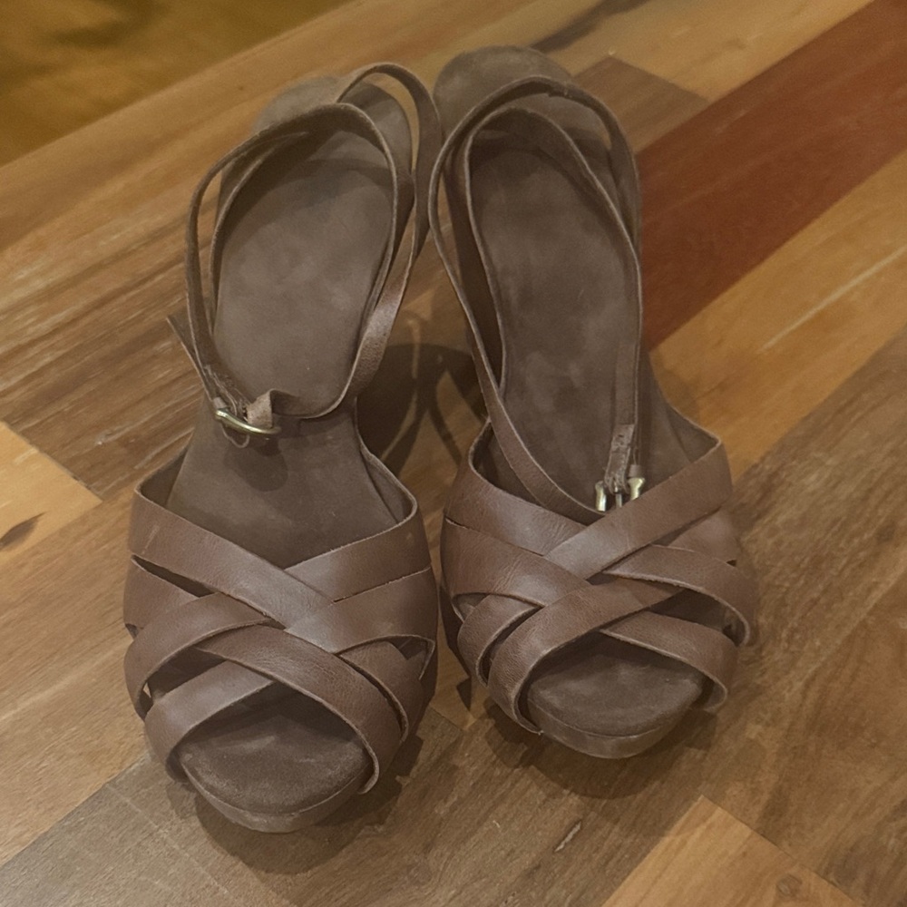UGG Women's Brown Sandals